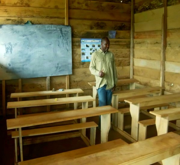 File:Teacher in classroom.jpg